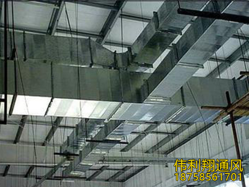 共板風管安裝現(xiàn)場